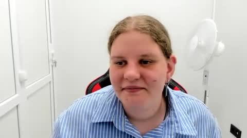 Snapshot of sweet_karla_la chatting on July 2026 02:25:02 PM Karla online show from July 2026 02:25:02 PM