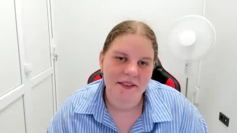 Snapshot of sweet_karla_la chatting on August 2026 03:26:02 PM Karla online show from August 2026 03:26:02 PM