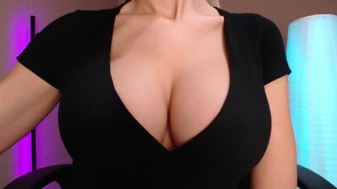 Jen online show from November 2025 07:21:02 AM