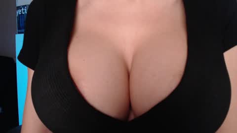 Jen online show from February 2026 04:32:01 AM