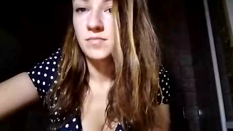 Snapshot of sweet_lilgirl_x chatting on February 2025 04:09:02 PM Anna online show from February 2025 04:09:02 PM