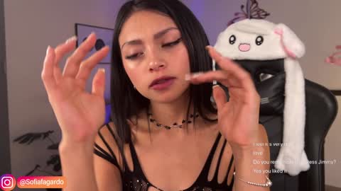Snapshot of sweet_littleee chatting on January 2025 01:36:02 AM free private online show from January 2025 01:36:02 AM