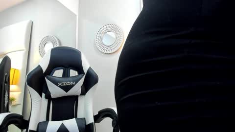 Luciana online show from December 2025 01:27:01 PM