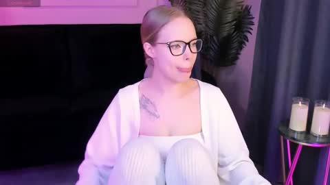 Lucy online show from February 2026 06:22:02 AM