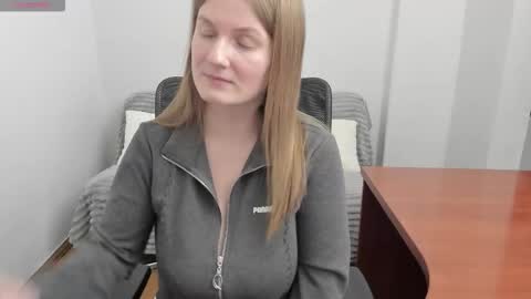 Mila online show from March 2026 06:37:01 PM