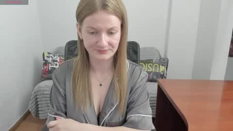 Mila online show from May 2026 12:49:01 AM