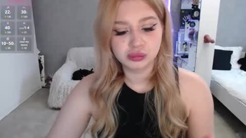 sweet_nicole_333 online show from April 2026 07:28:02 AM