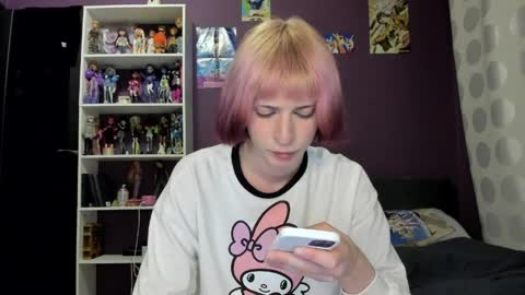 Snapshot of sweet_peach__ chatting on April 2026 08:07:01 PM kira online show from April 2026 08:07:01 PM