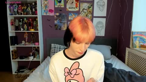 Snapshot of sweet_peach__ chatting on May 2026 03:18:01 PM kira online show from May 2026 03:18:01 PM