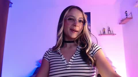 Snapshot of sweet_penny_ chatting on November 2025 10:53:02 PM Penny online show from November 2025 10:53:02 PM