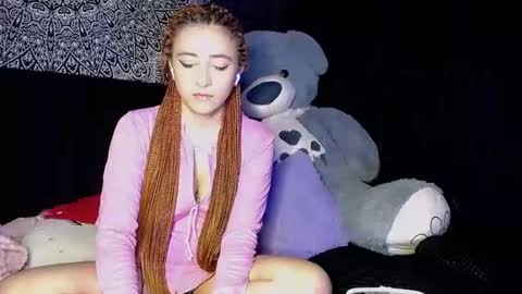Snapshot of sweet_poisson_ chatting on December 2024 07:16:01 AM MONIK online show from December 2024 07:16:01 AM
