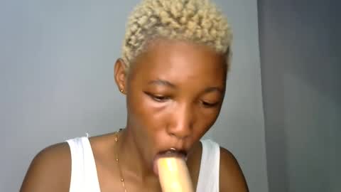 Snapshot of sweet_pussy04 chatting on June 2026 04:45:01 AM sweet girl online show from June 2026 04:45:01 AM