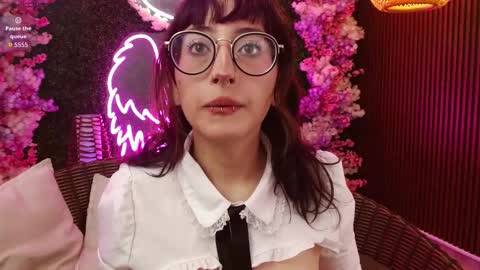 Roxanee online show from January 2026 02:43:02 PM