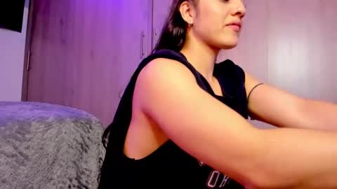 Snapshot of sweet_sara2 chatting on February 2025 02:27:01 AM Sara online show from February 2025 02:27:01 AM