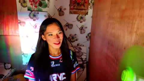 Zhienne online show from November 2025 10:36:01 AM