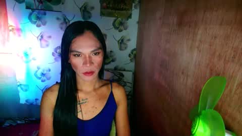 Zhienne online show from November 2025 11:42:01 AM