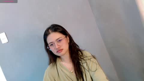 Snapshot of sweet_sirenxx chatting on January 2025 05:19:01 AM Leah online show from January 2025 05:19:01 AM