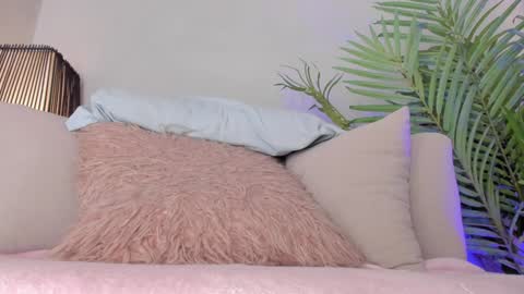 Snapshot of sweet_skiinny chatting on December 2024 03:03:02 PM Adeline online show from December 2024 03:03:02 PM