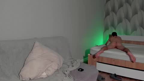 sweet_smith8 online show from October 2025 09:04:01 PM