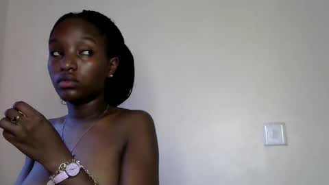 Snapshot of sweet_strawberina chatting on May 2026 09:25:02 AM sweet_strawberina online show from May 2026 09:25:02 AM