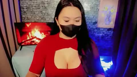 Snapshot of sweet_valentine22 chatting on November 2025 04:39:02 PM Valentine online show from November 2025 04:39:02 PM