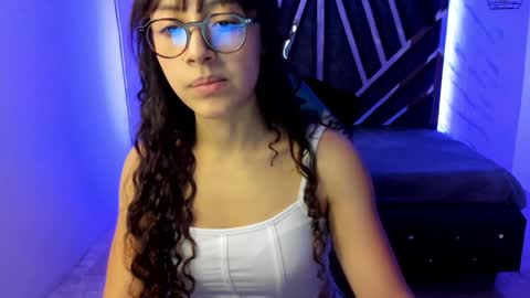 Snapshot of sweet_venus4 chatting on January 2025 06:35:01 PM sweet_venus4 online show from January 2025 06:35:01 PM