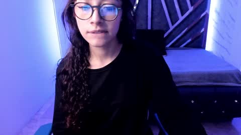 Snapshot of sweet_venus4 chatting on January 2025 06:31:01 PM sweet_venus4 online show from January 2025 06:31:01 PM