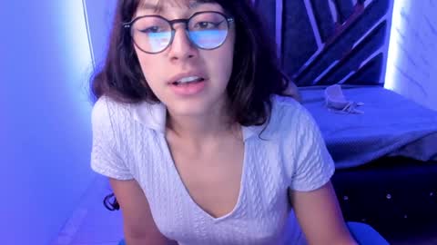 Snapshot of sweet_venus4 chatting on January 2025 12:35:02 AM sweet_venus4 online show from January 2025 12:35:02 AM