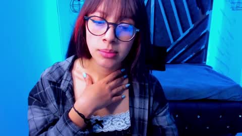 Snapshot of sweet_venus4 chatting on January 2025 06:45:01 PM sweet_venus4 online show from January 2025 06:45:01 PM