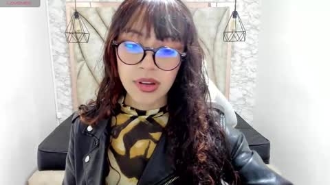 Snapshot of sweet_venus4 chatting on February 2025 06:45:01 PM sweet_venus4 online show from February 2025 06:45:01 PM