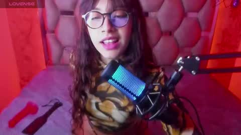 Snapshot of sweet_venus4 chatting on February 2025 05:28:01 PM sweet_venus4 online show from February 2025 05:28:01 PM