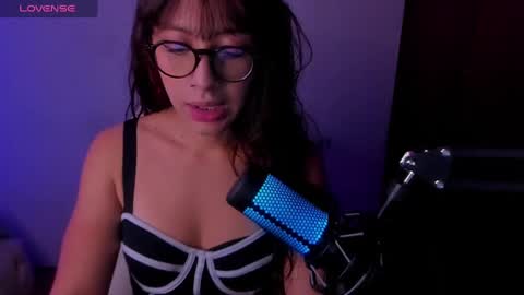 Snapshot of sweet_venus4 chatting on March 2025 11:19:01 AM sweet_venus4 online show from March 2025 11:19:01 AM