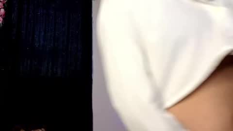 Snapshot of sweet_xuee18 chatting on December 2024 10:29:01 PM Sweet online show from December 2024 10:29:01 PM