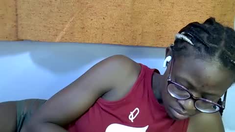 sweet_zarah online show from February 2026 01:40:02 AM