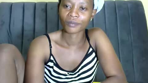 Snapshot of sweetalianah chatting on May 2026 06:32:01 AM LIANAH online show from May 2026 06:32:01 AM