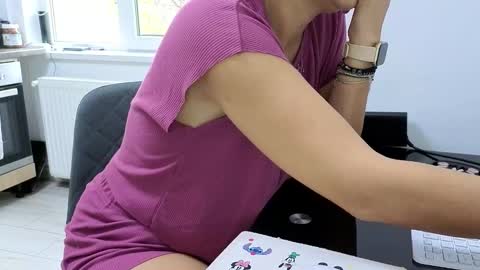 Ania online show from October 2025 08:44:02 AM