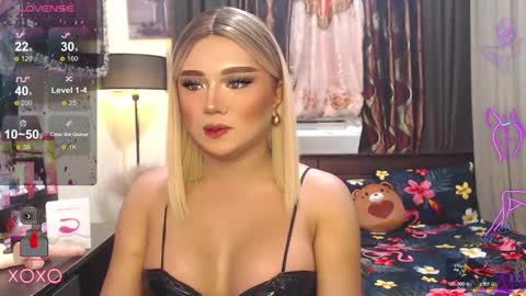 Snapshot of sweetbella118 chatting on December 2024 06:54:02 AM bella online show from December 2024 06:54:02 AM