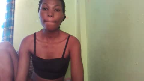 sweetcandy910 online show from November 2025 02:40:02 PM