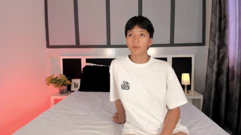 Eva Short hair girl  - Victoria Long red hair online show from March 2026 07:51:02 PM