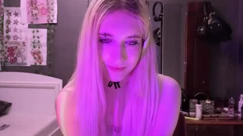 Snapshot of sweetcrystalll chatting on July 2026 08:22:02 PM sweetcrystalll online show from July 2026 08:22:02 PM