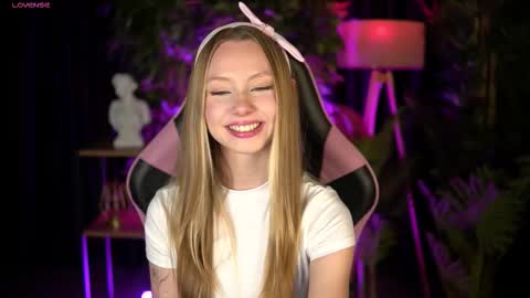 Lina online show from March 2026 04:24:02 PM