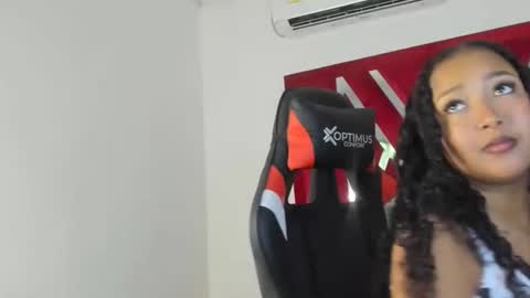 Snapshot of sweetdesireasm chatting on February 2026 08:49:02 PM Sweet Desire online show from February 2026 08:49:02 PM