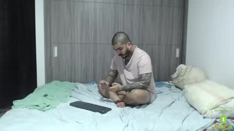 Snapshot of sweetdesires_ chatting on February 2025 12:06:01 AM         online show from February 2025 12:06:01 AM