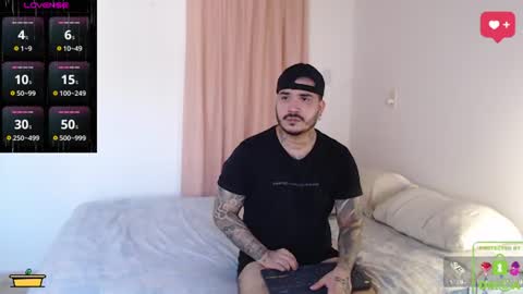 Snapshot of sweetdesires_ chatting on June 2026 02:40:01 PM online show from June 2026 02:40:01 PM