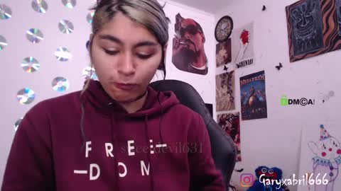 Snapshot of sweetdevil631 chatting on February 2025 02:55:02 PM Abril online show from February 2025 02:55:02 PM