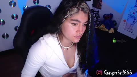 Snapshot of sweetdevil631 chatting on February 2025 02:46:01 PM Abril online show from February 2025 02:46:01 PM