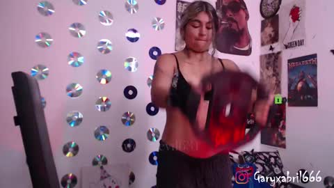 Snapshot of sweetdevil631 chatting on March 2025 04:29:02 PM Abril online show from March 2025 04:29:02 PM