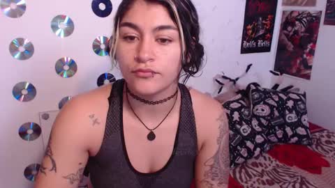 Snapshot of sweetdevil631 chatting on October 2025 01:42:02 PM Abril online show from October 2025 01:42:02 PM