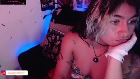 Snapshot of sweetdevil631 chatting on October 2025 05:37:01 PM Abril online show from October 2025 05:37:01 PM