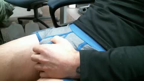 Snapshot of sweetdong chatting on January 2025 03:32:01 PM Stick around its a grower online show from January 2025 03:32:01 PM